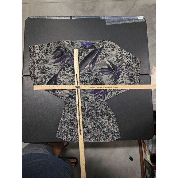 Miley Cyrus Blouse Women Purple & Gray Floral Short Sleeve Round Neck Casual Wom - Picture 5 of 5